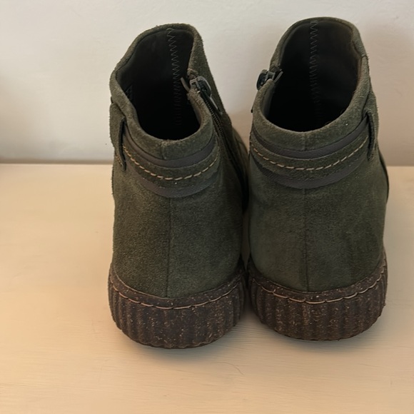 Clarks Collection Leather Ankle Boot-Caroline Derby Dark Green Women’s 9.5 Wide - Picture 4 of 7